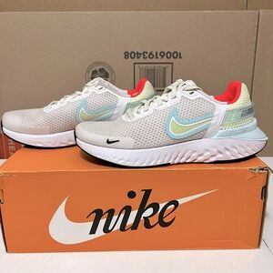WOMEN NIKE RUNNING SHOES !!🩵 Size 6, Nike Legend Reacts 👟